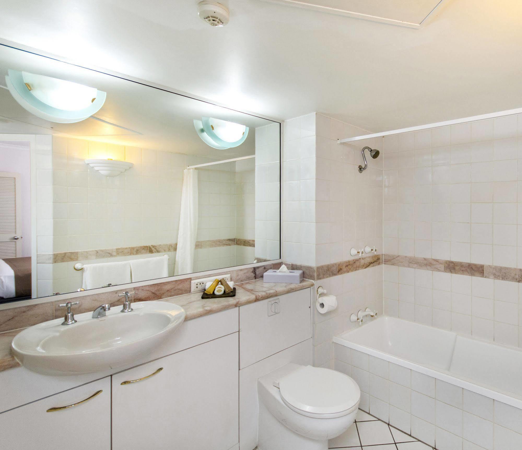 Il Centro Apartment Hotel Кернс Екстер'єр фото
